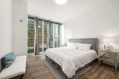 $875,000 | 301 Demonbreun Street, Unit 920, Nashville, TN 37201