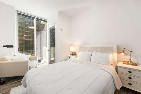 $875,000 | 301 Demonbreun Street, Unit 920, Nashville, TN 37201