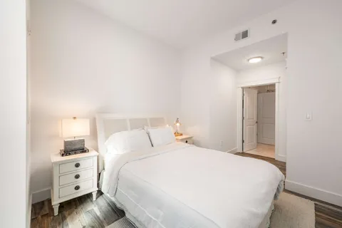 $875,000 | 301 Demonbreun Street, Unit 920, Nashville, TN 37201