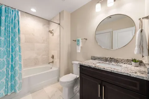 $875,000 | 301 Demonbreun Street, Unit 920, Nashville, TN 37201