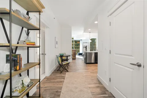 $875,000 | 301 Demonbreun Street, Unit 920, Nashville, TN 37201