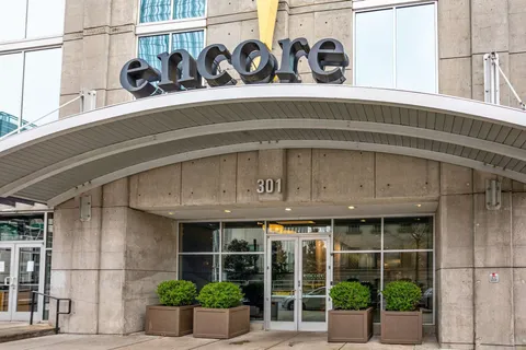 $875,000 | 301 Demonbreun Street, Unit 920, Nashville, TN 37201