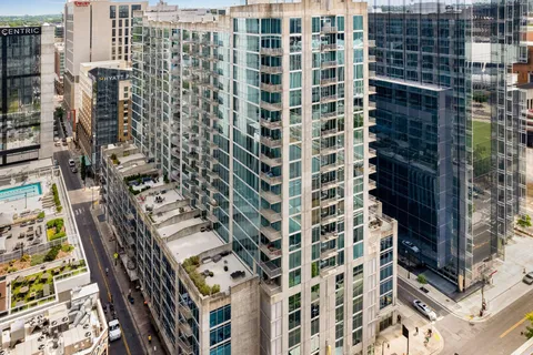 $875,000 | 301 Demonbreun Street, Unit 920, Nashville, TN 37201