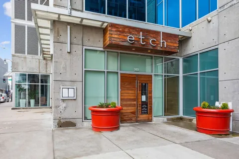 $875,000 | 301 Demonbreun Street, Unit 920, Nashville, TN 37201