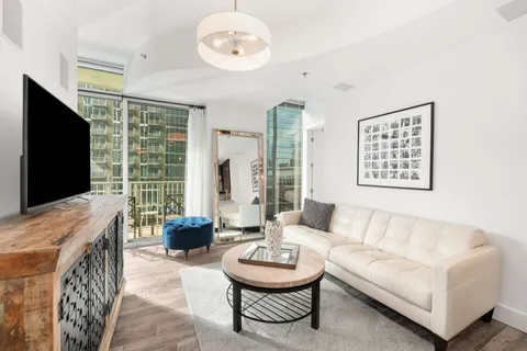 $875,000 | 301 Demonbreun Street, Unit 920, Nashville, TN 37201