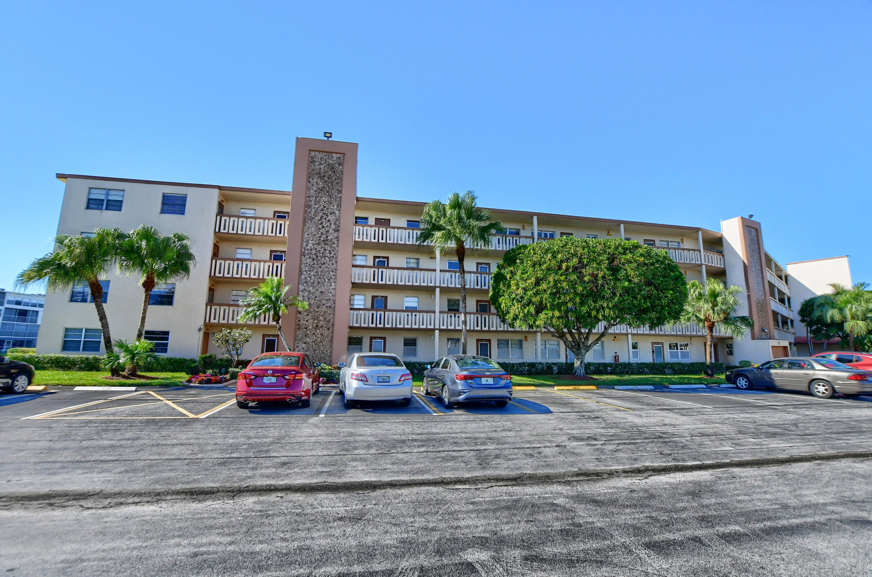2033 Newcastle B Boca Raton, FL 33434 - Photo 19 of 20 EBF_1125-HDR(5)