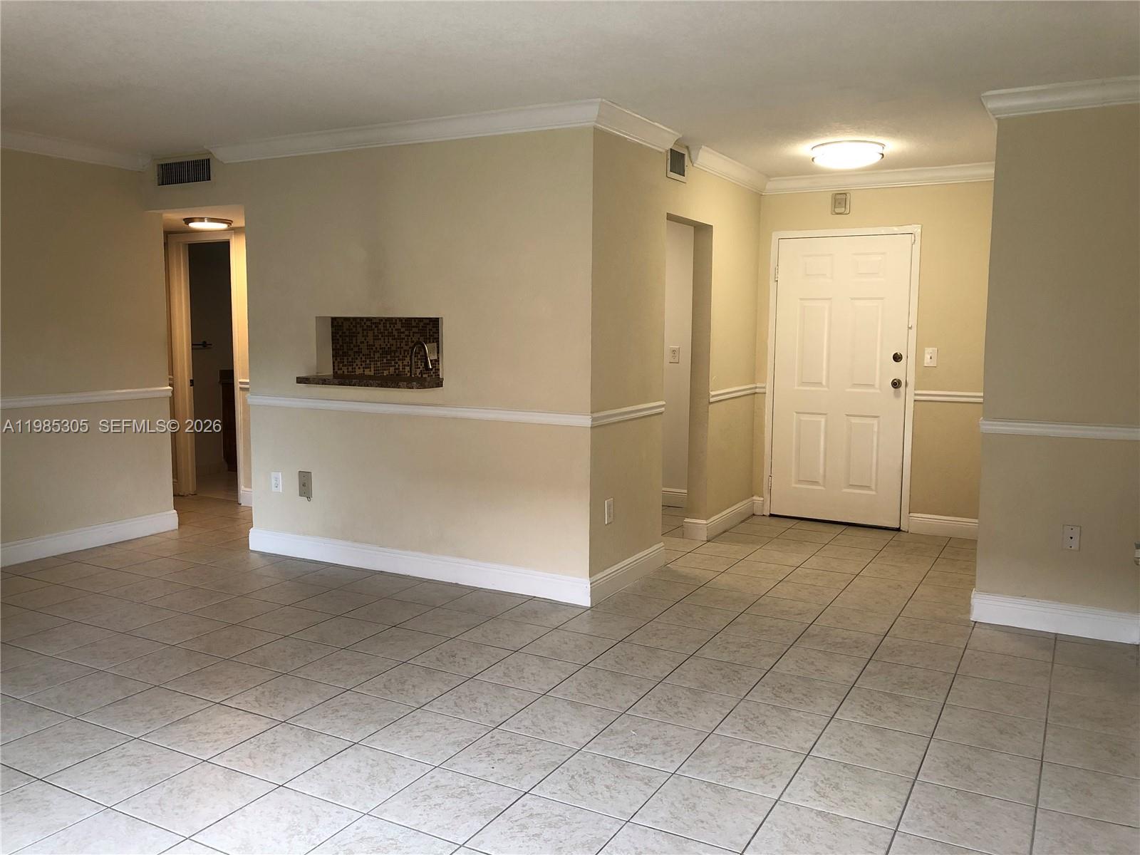 9467 Southwest 76th Street, Unit Q3 Miami, FL 33173 - Photo 5 of 18