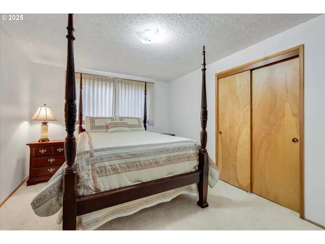 $209,500 | 864 Northeast Fleming Avenue, Gresham, OR 97030