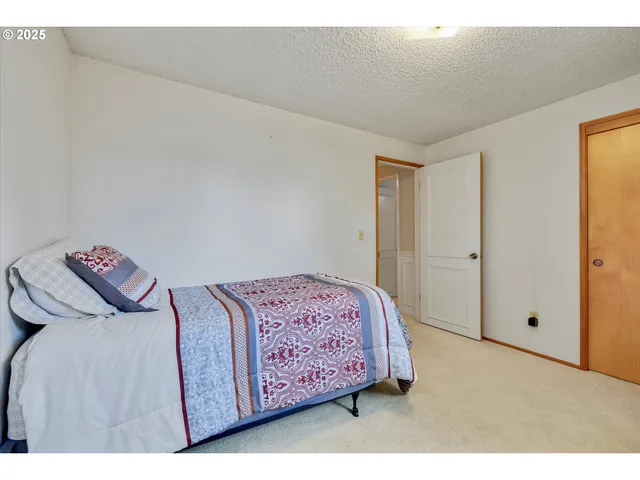 $209,500 | 864 Northeast Fleming Avenue, Gresham, OR 97030