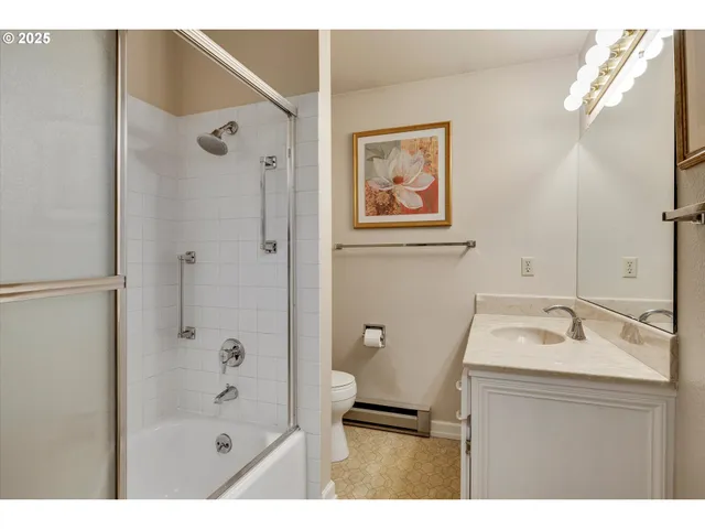 $209,500 | 864 Northeast Fleming Avenue, Gresham, OR 97030