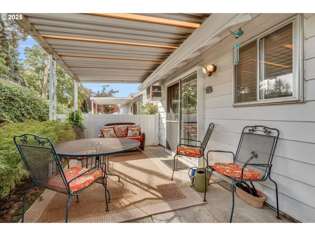 $209,500 | 864 Northeast Fleming Avenue, Gresham, OR 97030