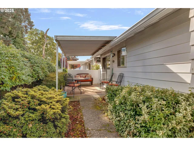 $209,500 | 864 Northeast Fleming Avenue, Gresham, OR 97030