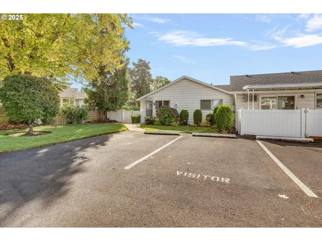 $209,500 | 864 Northeast Fleming Avenue, Gresham, OR 97030