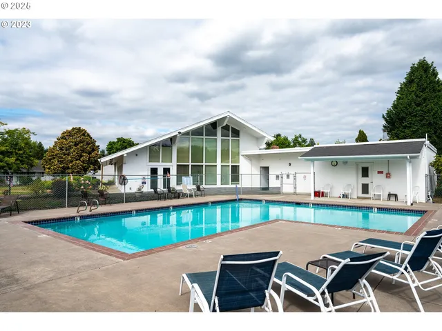 $209,500 | 864 Northeast Fleming Avenue, Gresham, OR 97030