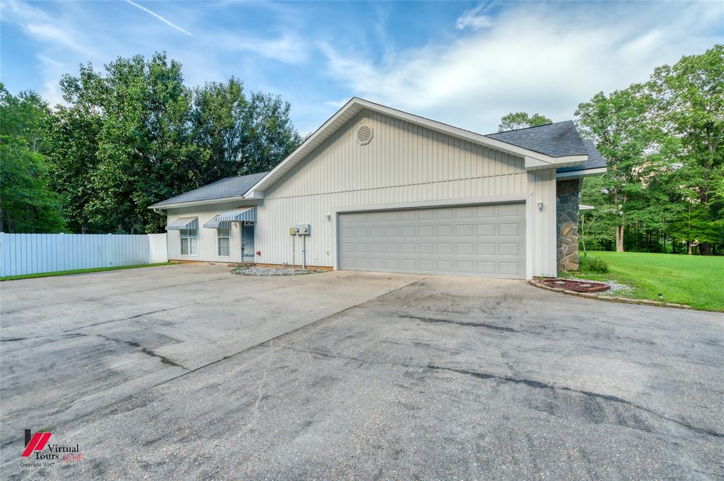 1580 Machen Drive Springhill, LA 71075 - Photo 3 of 40