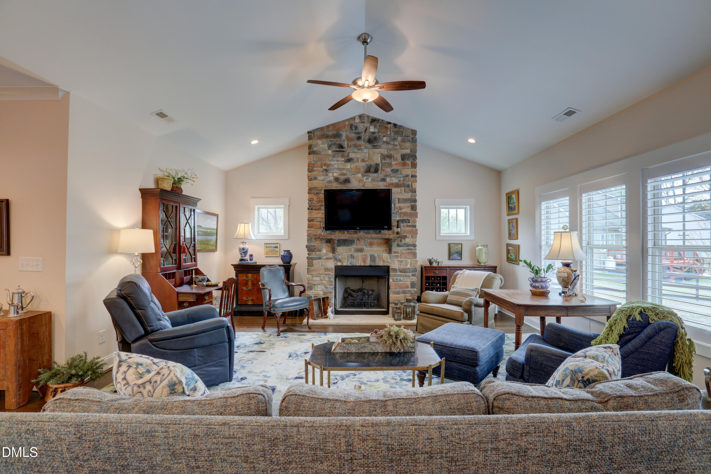 15 Old Eason Road Zebulon, NC 27597 - Photo 10 of 43 LR 2