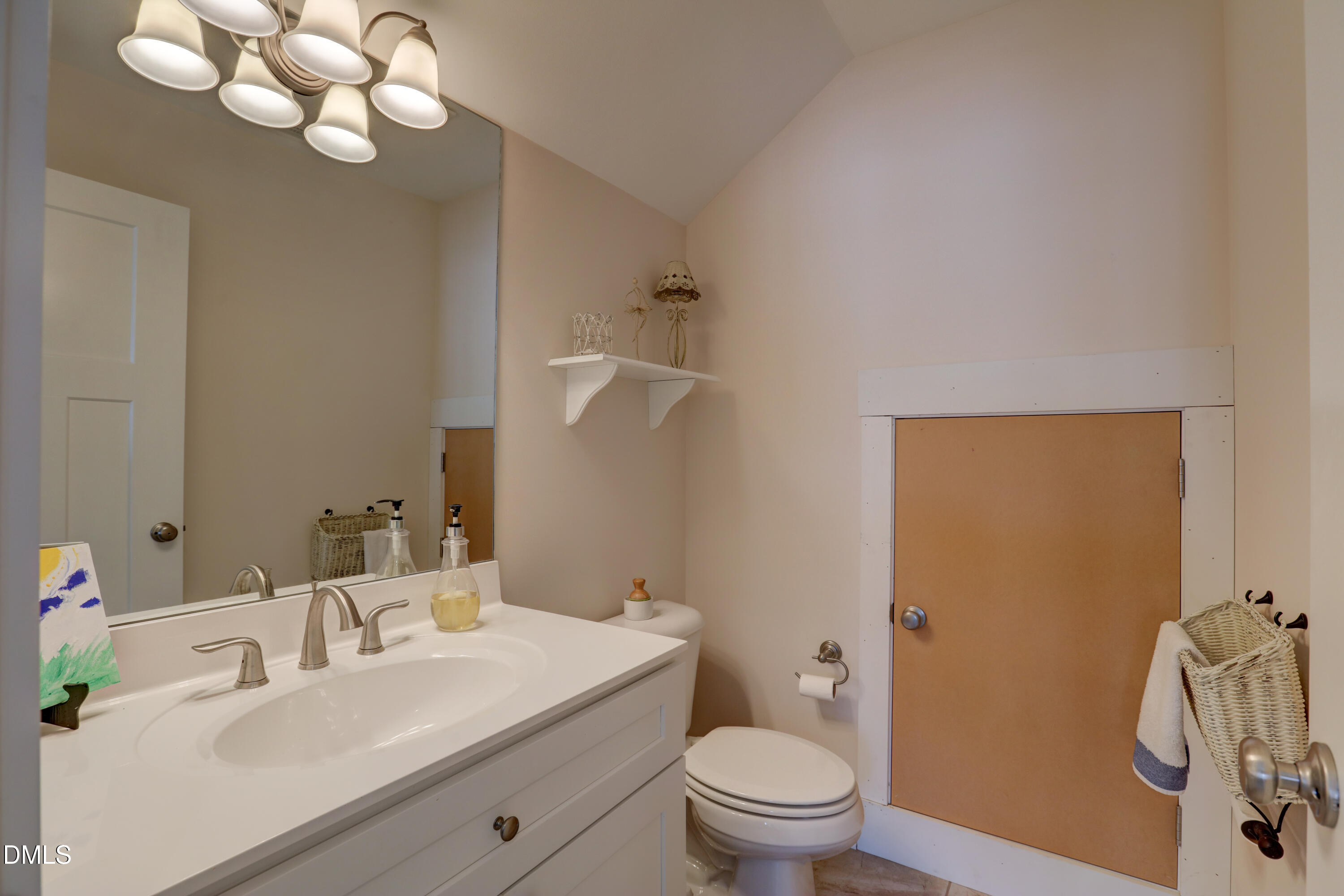 15 Old Eason Road Zebulon, NC 27597 - Photo 30 of 43 Bonus room bathroom