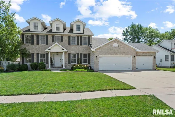 $468,000 | 240 Manor Hill Drive, Chatham, IL 62629