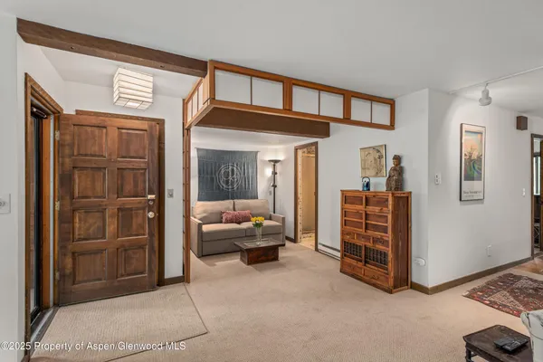 a view of livingroom with furniture