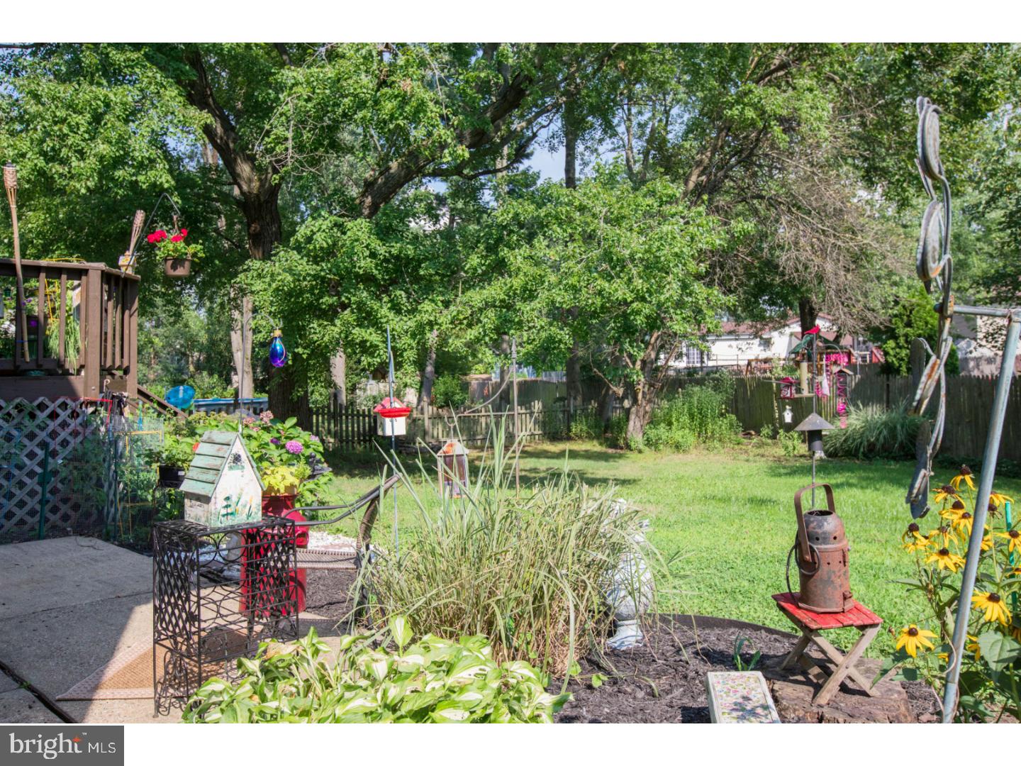 907 Edgemoor Road Cherry Hill, NJ 08034 - Photo 7 of 24 View in Back