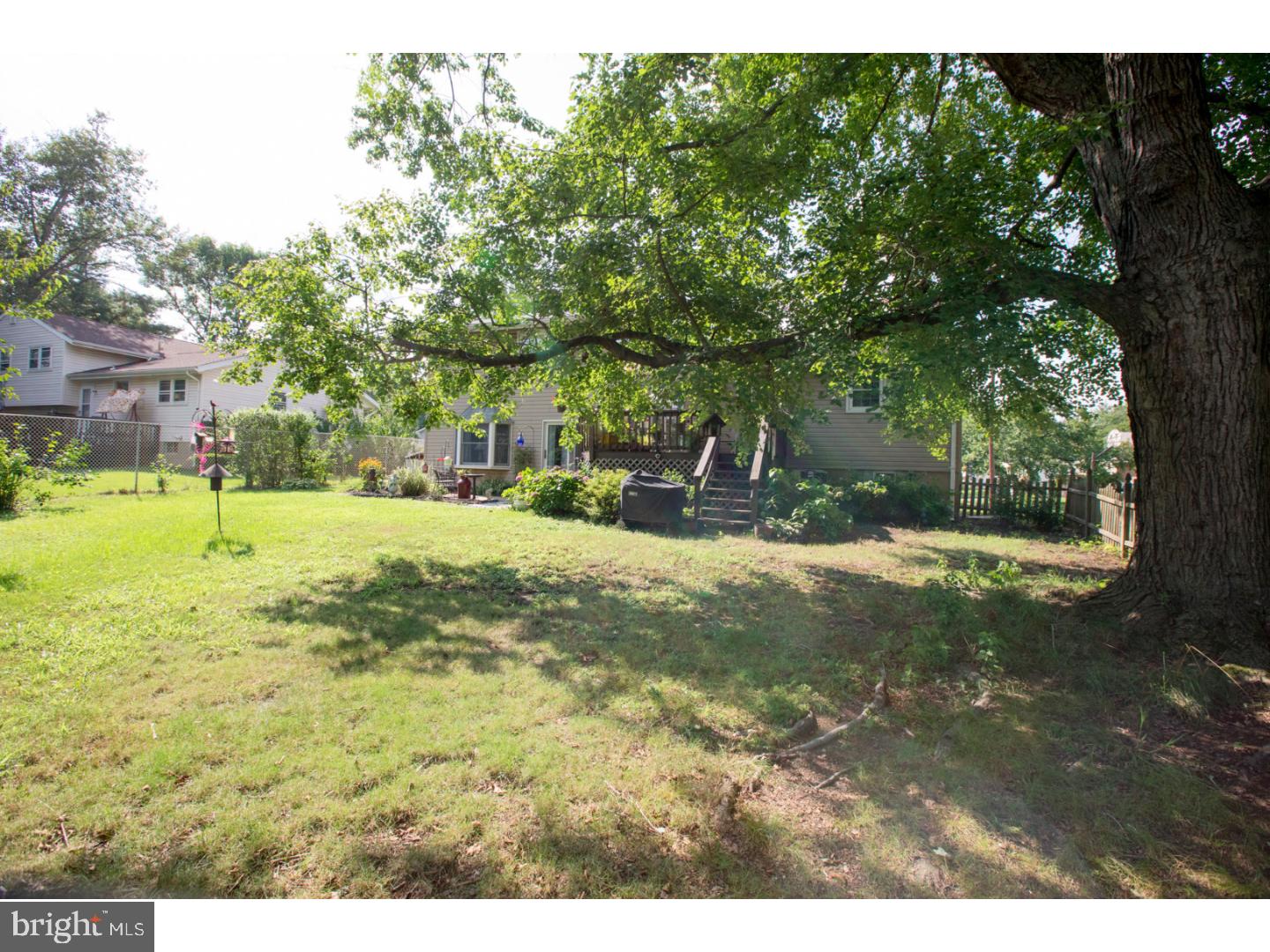 907 Edgemoor Road Cherry Hill, NJ 08034 - Photo 8 of 24 View in Back