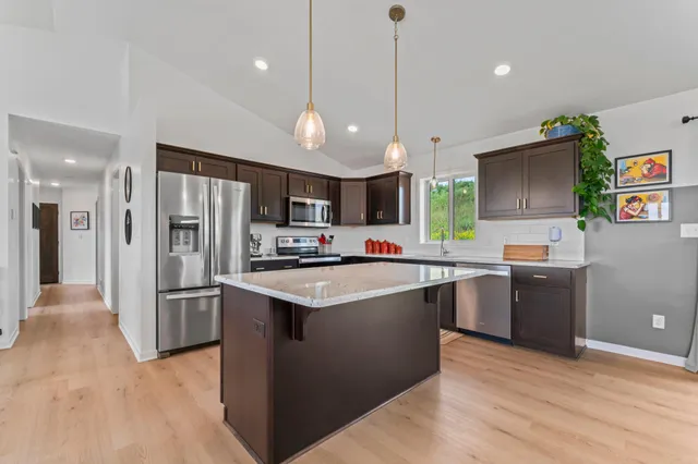 $445,000 | 600 Mulligan Drive, Zumbrota, MN 55992