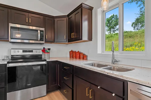 $445,000 | 600 Mulligan Drive, Zumbrota, MN 55992