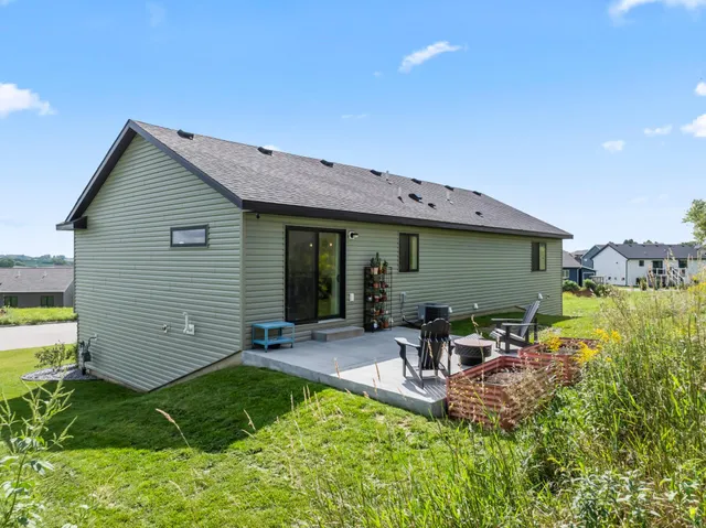 $445,000 | 600 Mulligan Drive, Zumbrota, MN 55992