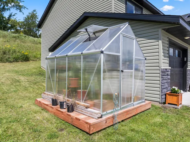 $445,000 | 600 Mulligan Drive, Zumbrota, MN 55992