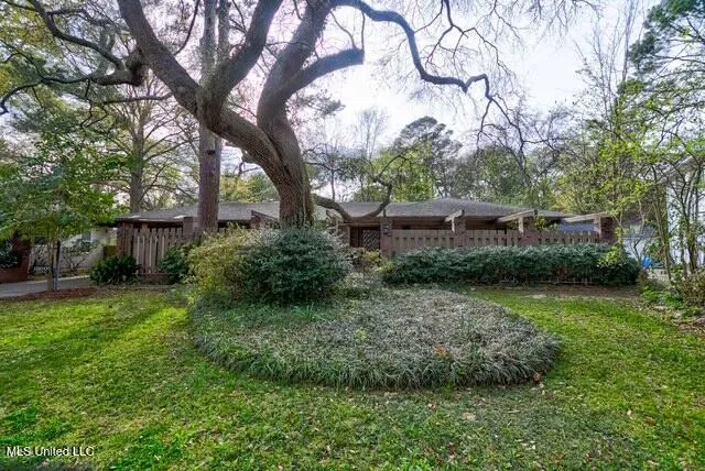 $2,500 | 3809 Montrose Circle, Jackson, MS 39216