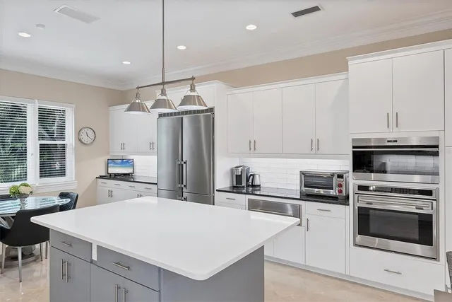 $1,195,000 | 6914 Stanhope Place, University Park, FL 34201
