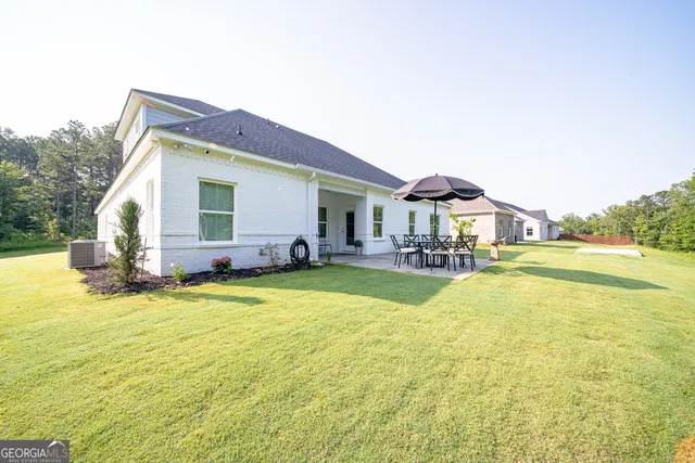 a view of a entryway door of the house