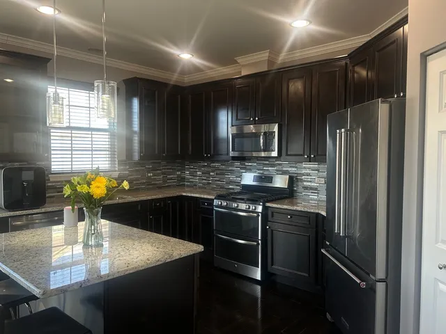 $3,000 | 2995 Henley Lane, Unit 2995, Naperville, IL 60540