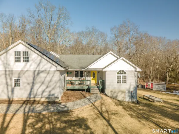 $597,000 | 10 Meadowbrook Circle, Lisbon, CT 06351
