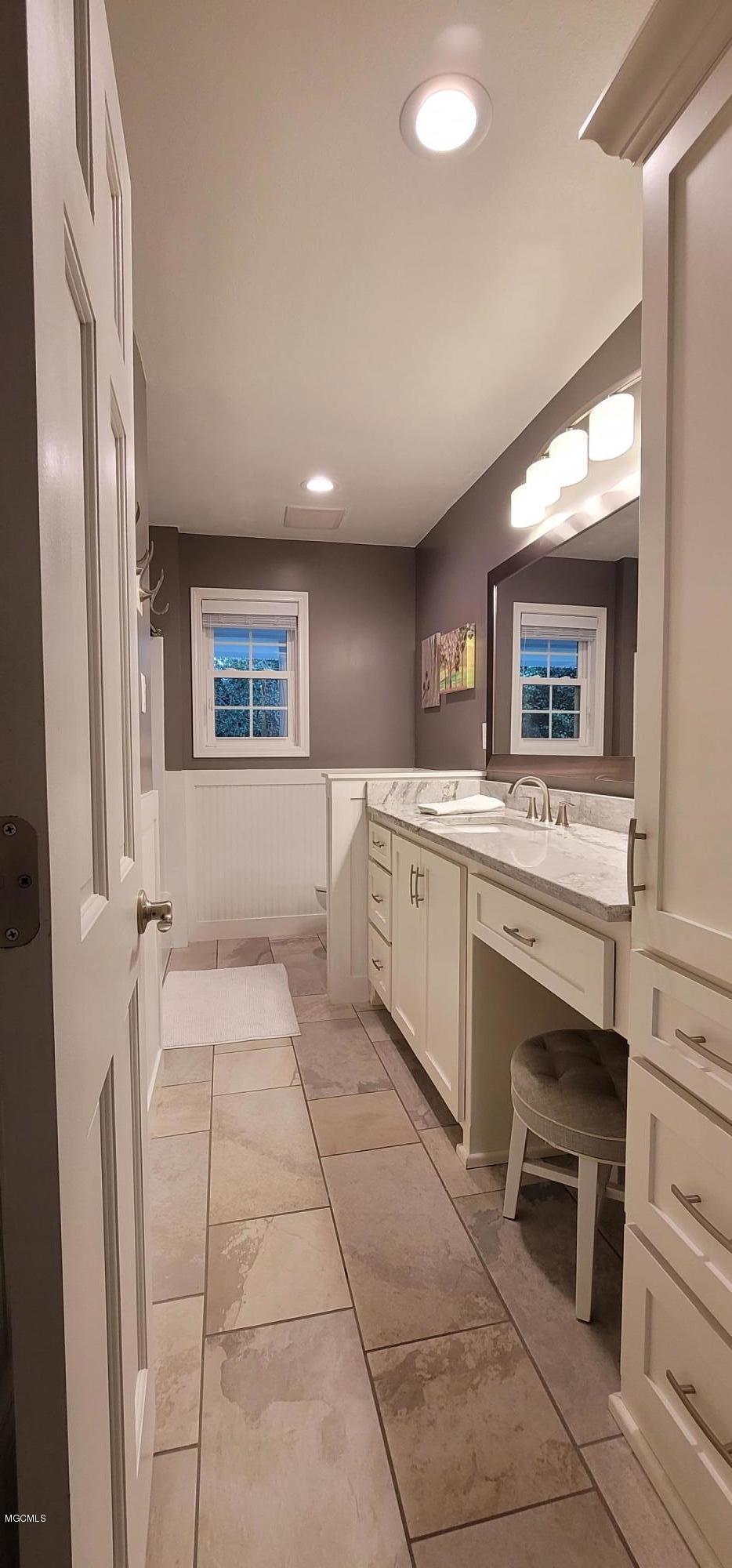 5812 Ridge Road Ocean Springs, MS 39564 - Photo 12 of 36 Guest Bath 1