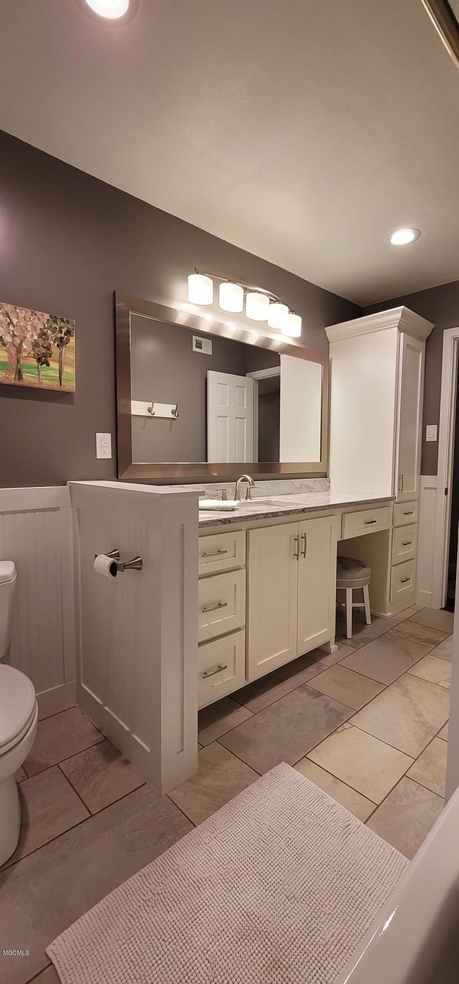 5812 Ridge Road Ocean Springs, MS 39564 - Photo 14 of 36 Guest Bath 3
