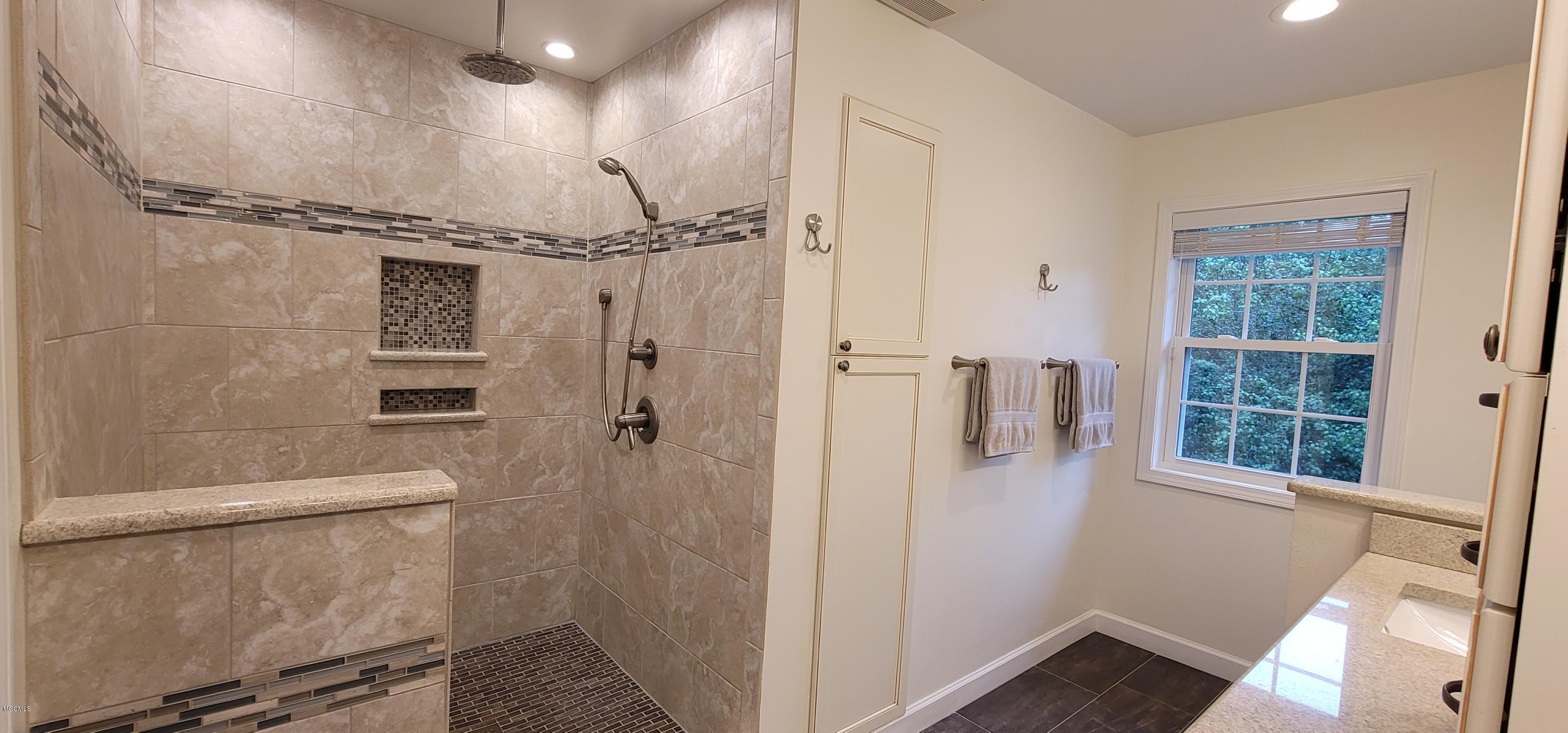 5812 Ridge Road Ocean Springs, MS 39564 - Photo 24 of 36 Bath 1-3