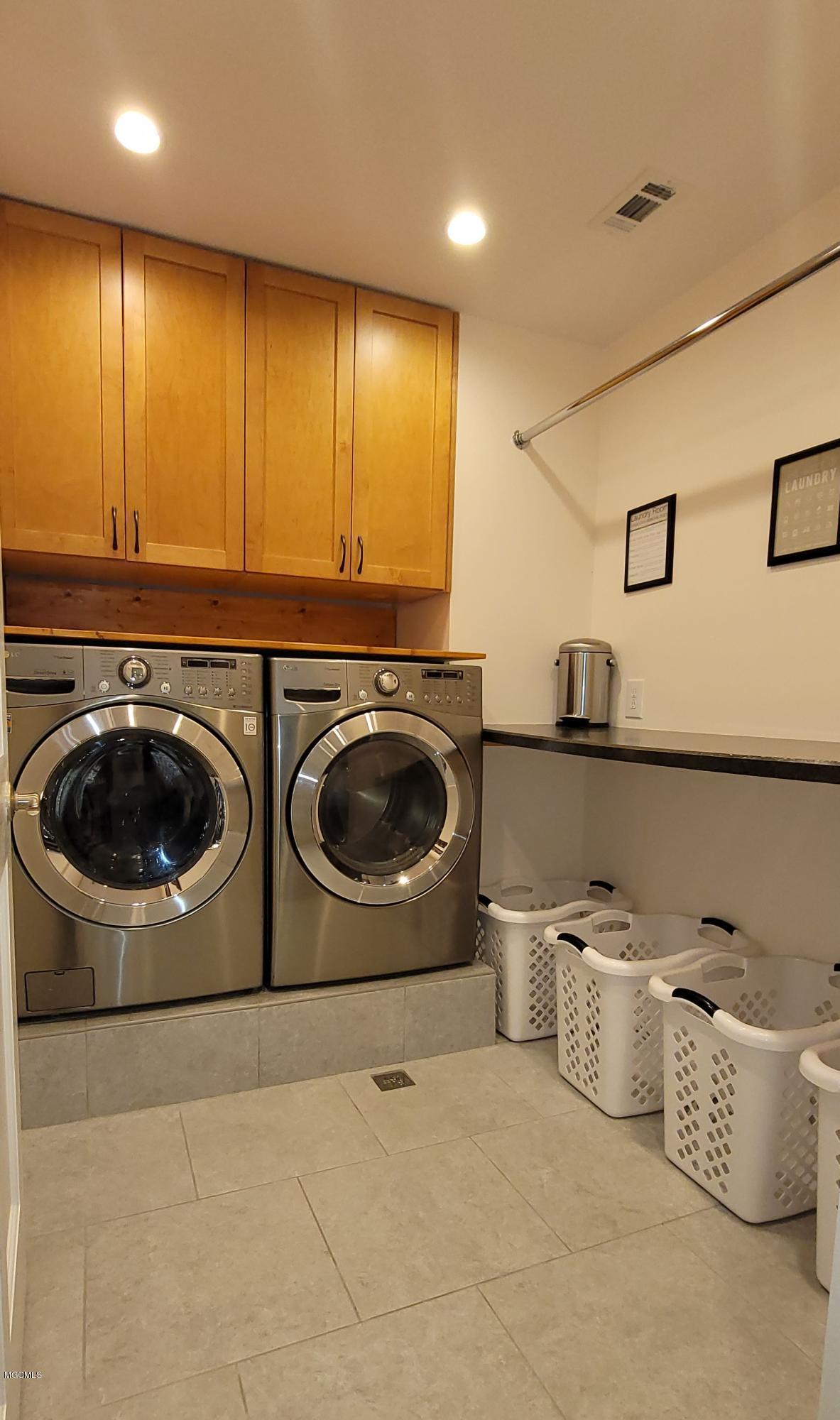 5812 Ridge Road Ocean Springs, MS 39564 - Photo 25 of 36 Laundry Room