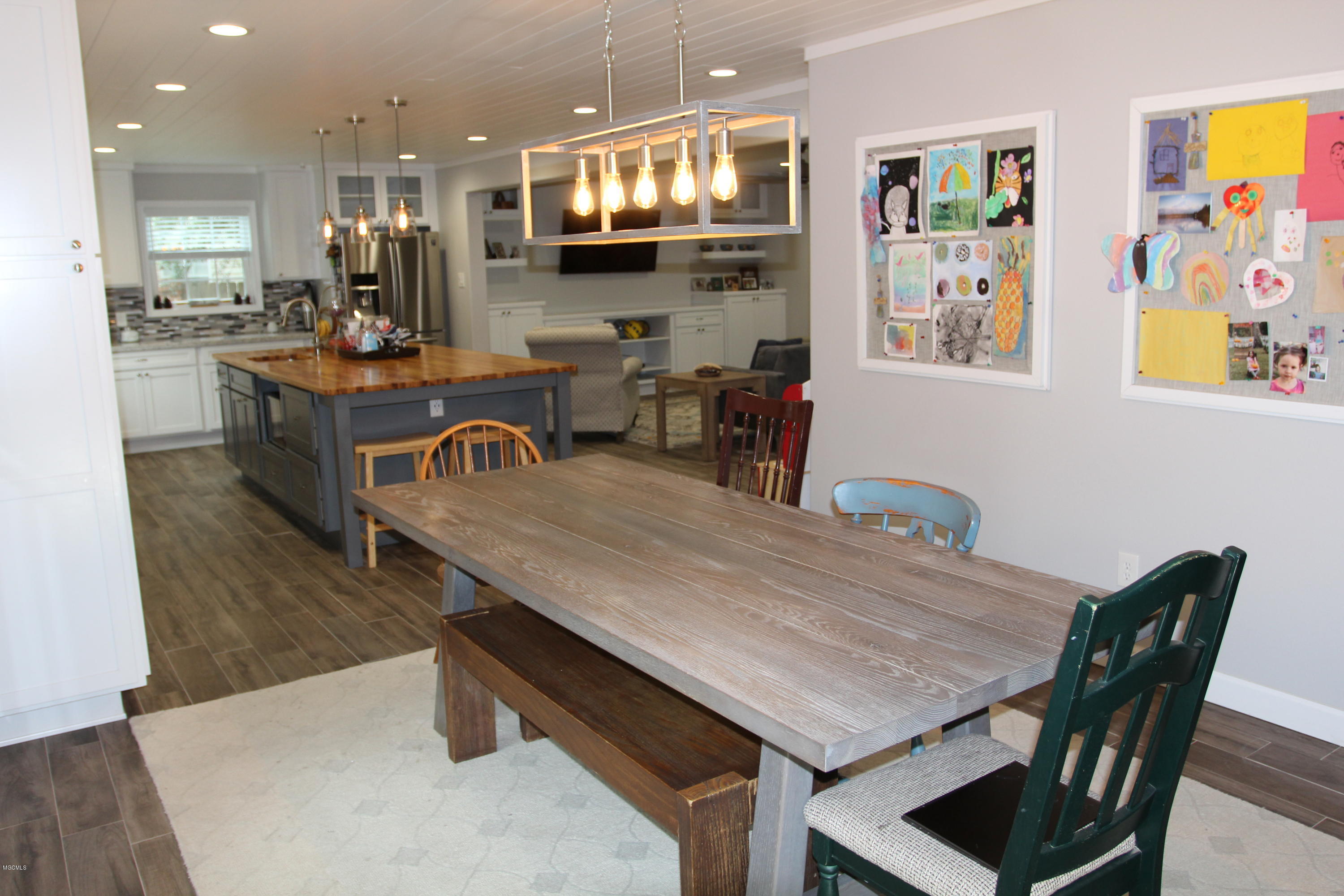5812 Ridge Road Ocean Springs, MS 39564 - Photo 4 of 36 Dining