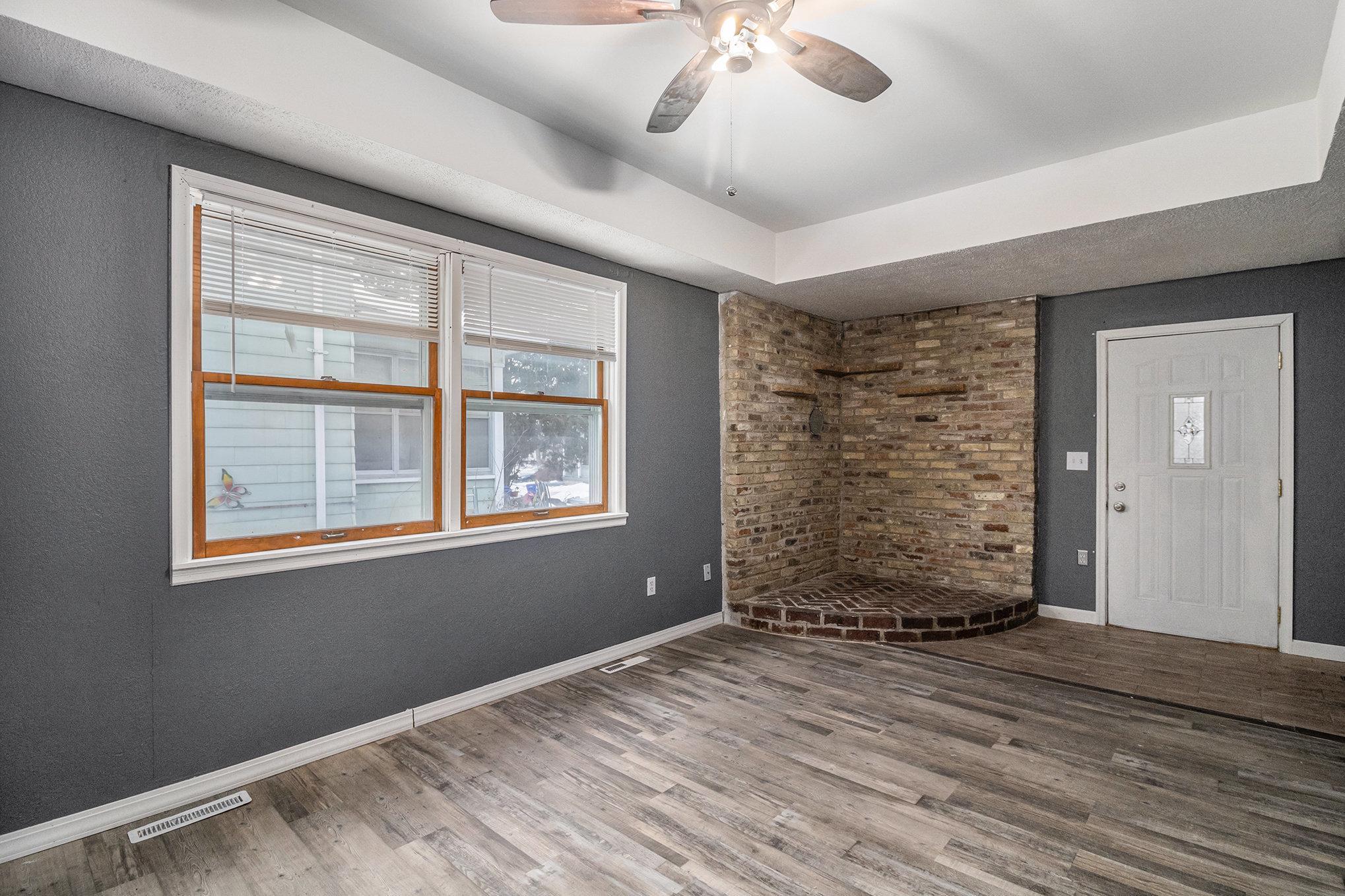 694 Wilson Avenue St. Paul, MN 55106 - Photo 4 of 36