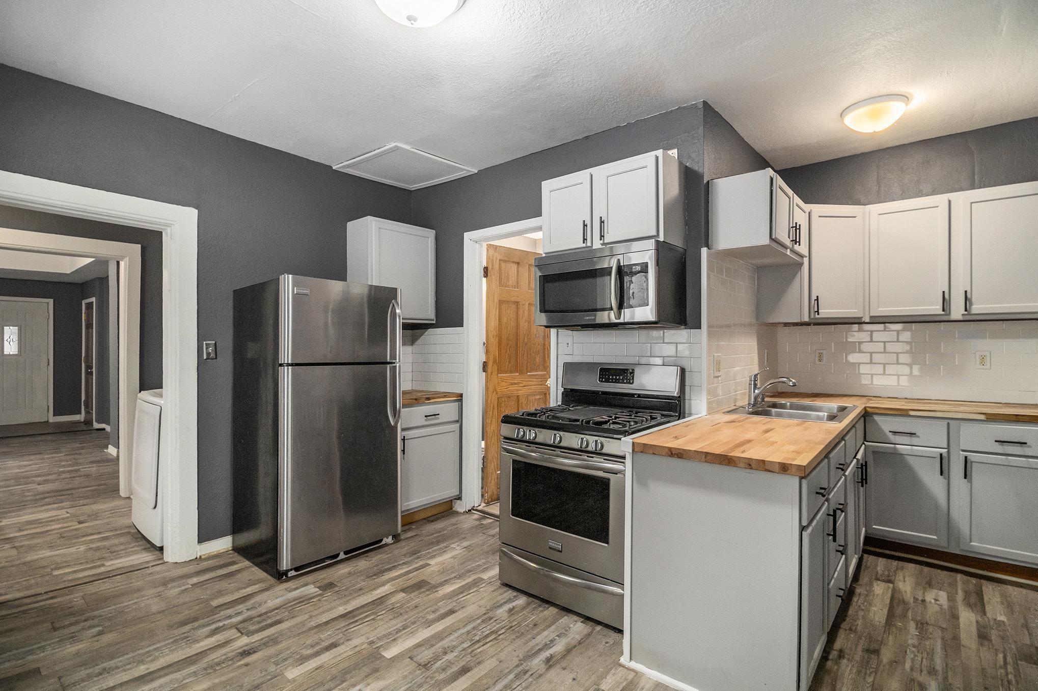 694 Wilson Avenue St. Paul, MN 55106 - Photo 5 of 36
