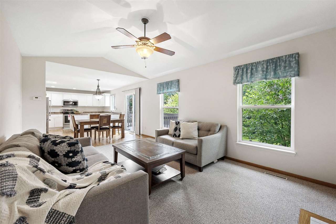 3402 Falcon View Road Southwest Cedar Rapids, IA 52404 - Photo 9 of 38 Gallery Image 9