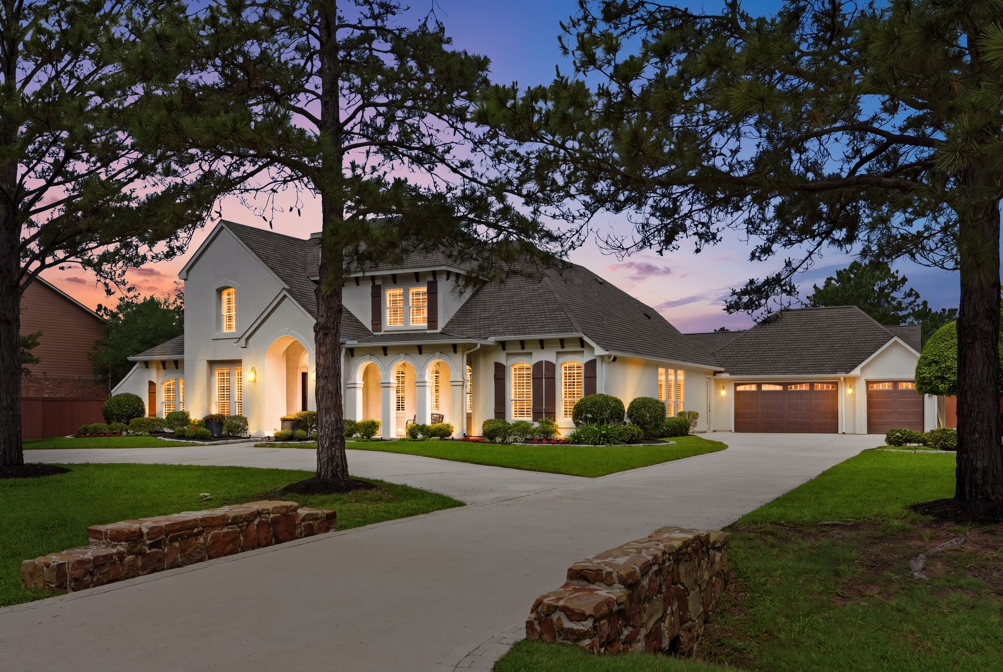 Welcome home to 18 Dusk Valley Ct!