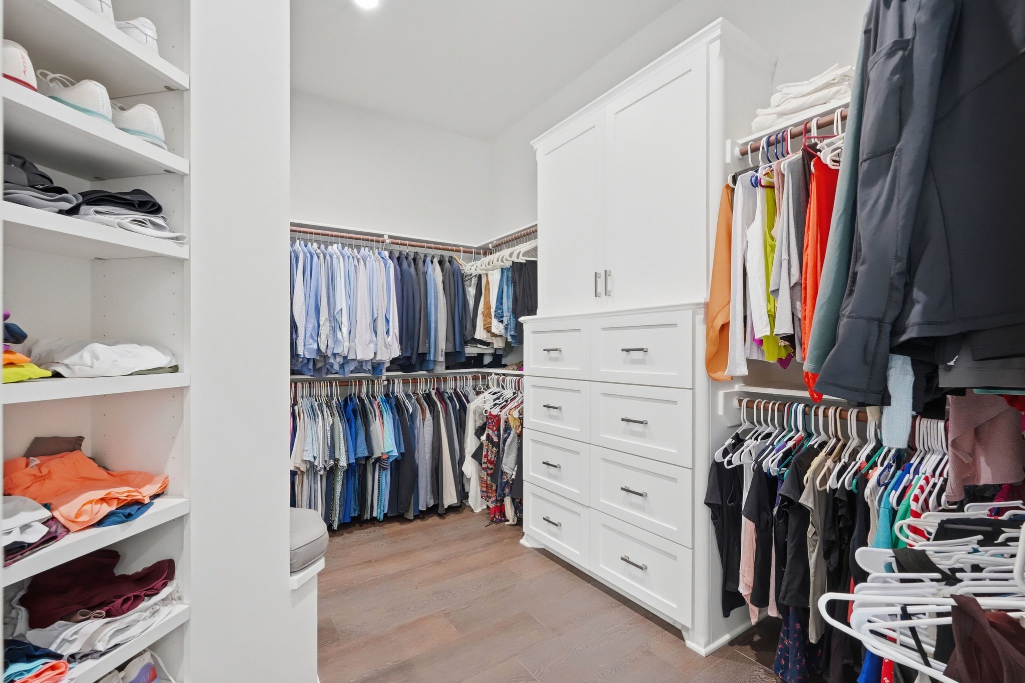 18 Dusk Valley Court Spring, TX 77379 - Photo 19 of 50 Fantastic primary closet with built-ins
