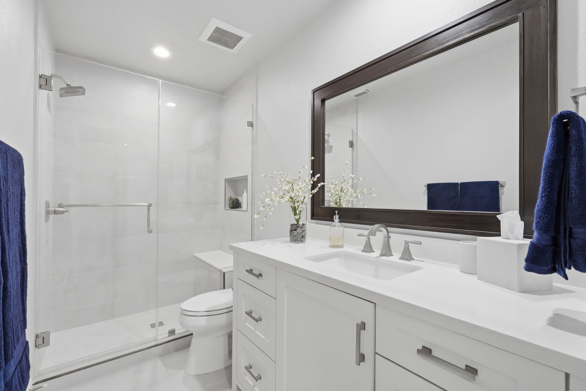 18 Dusk Valley Court Spring, TX 77379 - Photo 26 of 50 Third, full bathroom downstairs next to the secondary, downstairs bedroom