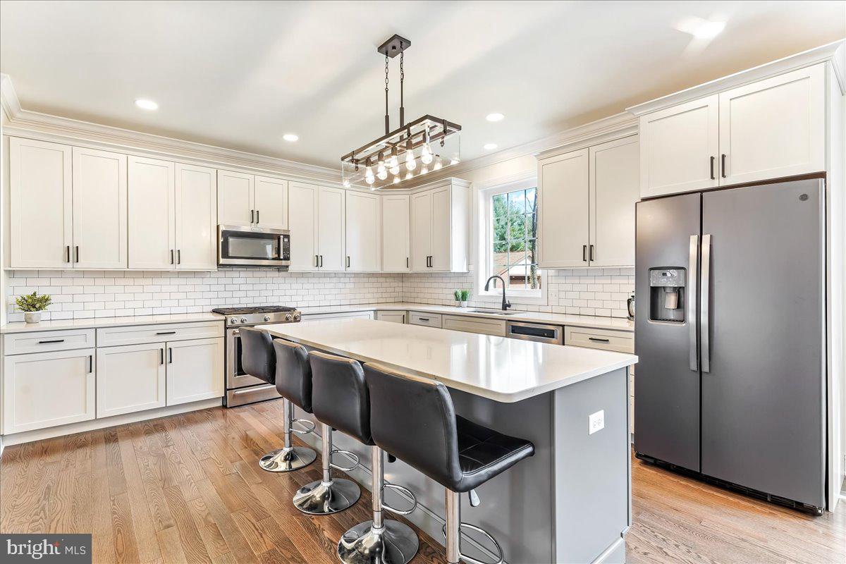 321 Middletown Road Media, PA 19063 - Photo 3 of 55