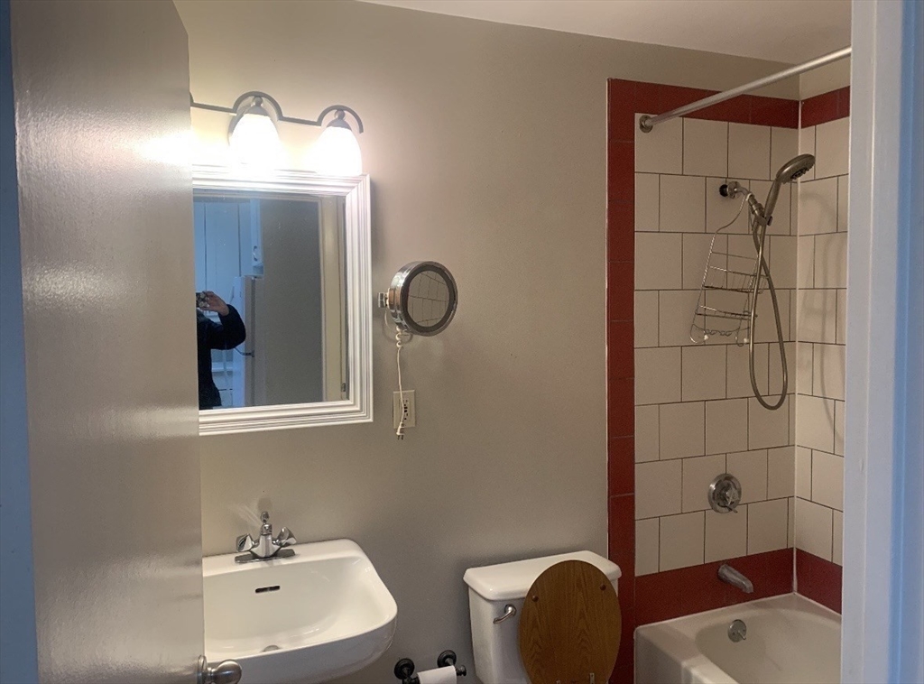 38 Williams Street, Unit D Chelsea, MA 02150 - Photo 11 of 14