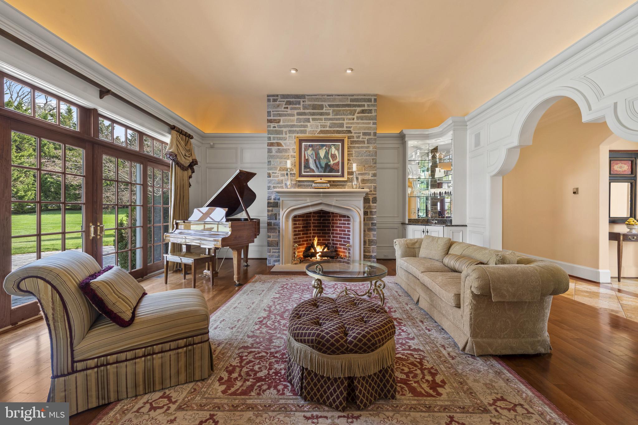 7810 Ruxwood Road Ruxton, MD 21204 - Photo 25 of 94 Formal living room with keyhole arched entry
