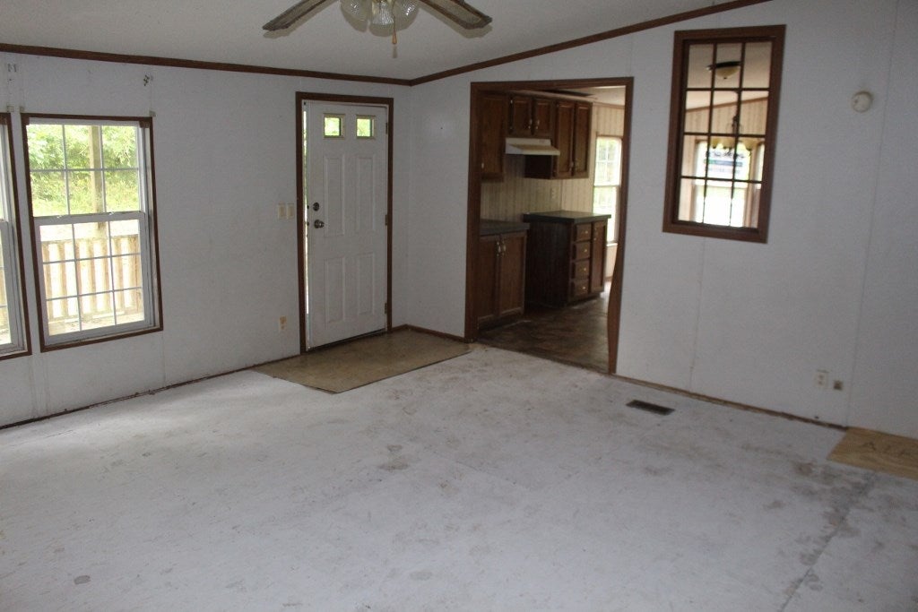 893 Dent Frk Road Hewett, WV 25108 - Photo 4 of 10 Gallery Image 4
