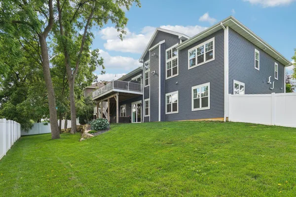 $699,000 | 809 Maple Drive, Mount Horeb, WI 53572